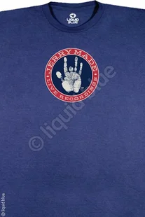 Состав футболки: высококлассный хлопок, окраска по технологиям, изображение, не теряющее яркость в течении трёх лет, капля вдохновения от Jerry Garcia.Футболки Grateful Dead уникальны.Винрарнейшая группа 20-го столетия, одна из легенд Вудстока стала идейным вдохновителем первых хакеров, дэдхэдов. Сейчас эти люди- владельцы хай-тек корпораций, основоположники новых направлений в музыке, культуре, бизнесе, которых объединяет одно: они самые передовые. Под музыку Grateful Dead был создан первый Apple, футболки GD носили те, кто открыл первый форум в интернете. Одев футболку вы говорите миру: даже если я стою на месте, я буду впереди других, я выделяюсь из массы, я - дедхэд.